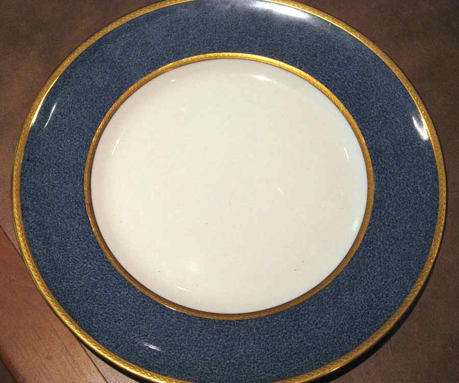 RD317 Dinner Plate by Royal Doulton-1