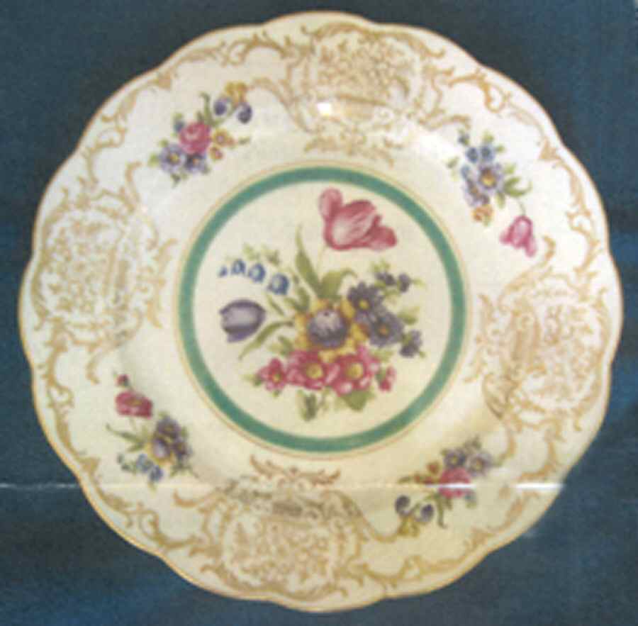 ROB433 Dinner Plate by Royal Bayreuth-1