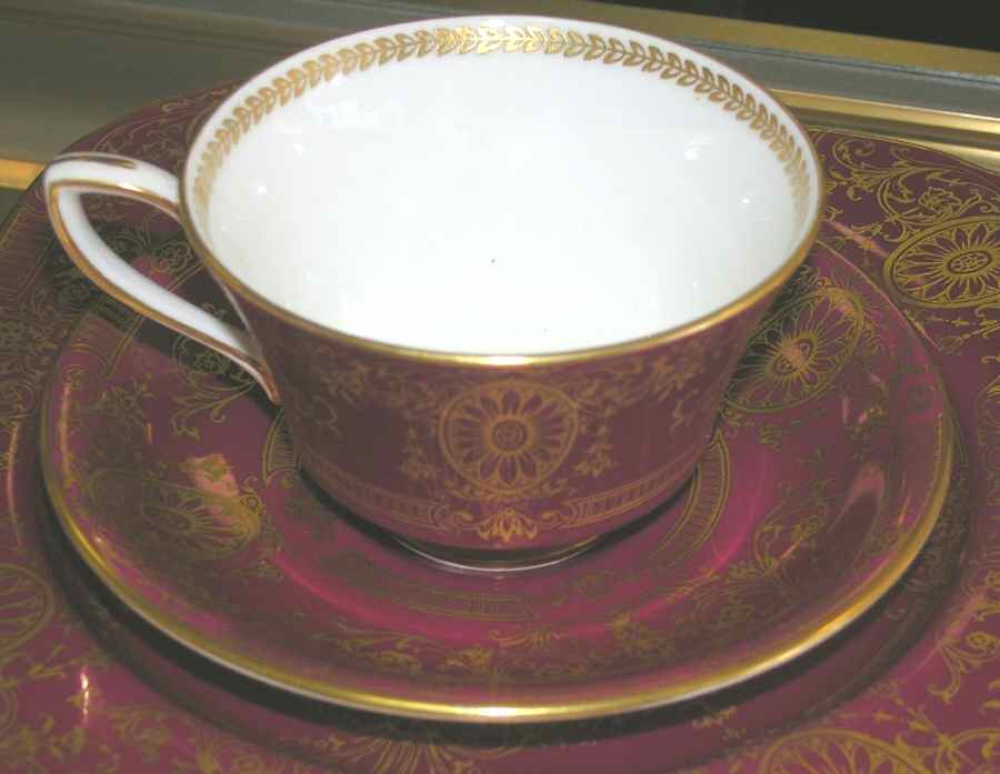 Z18 Footed Cup & Saucer Set by Royal Worcester-1