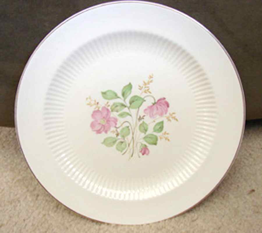 Lyn Beth Dinner Plate by Royal (USA)-1