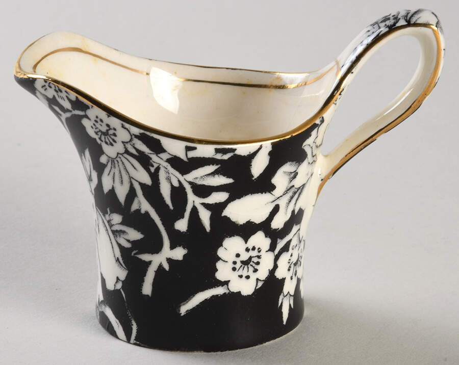 Peony Smooth Eaton Individual Breakfast Set Creamer by Royal Winton-1