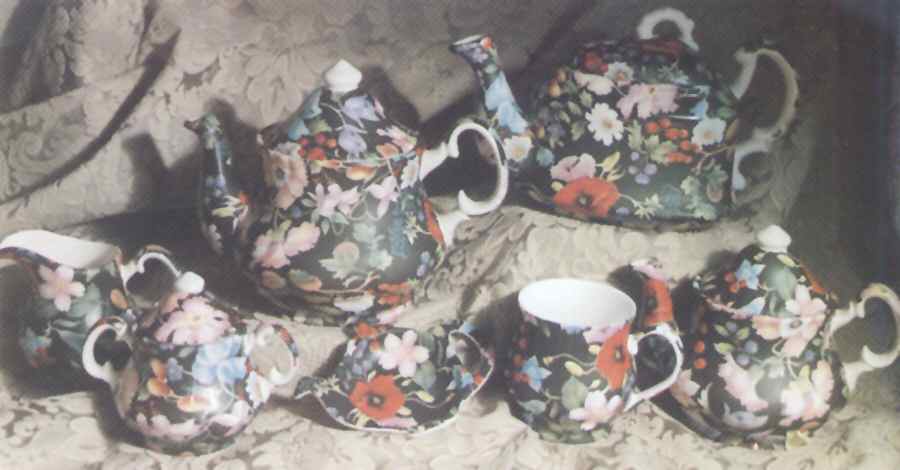 Poppy Chintz Teapot & Lid by Royal Crownford-1