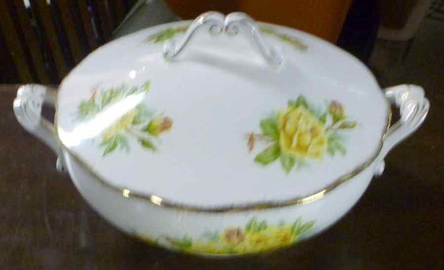 ROA247 Round Covered Vegetable by Royal Albert-1
