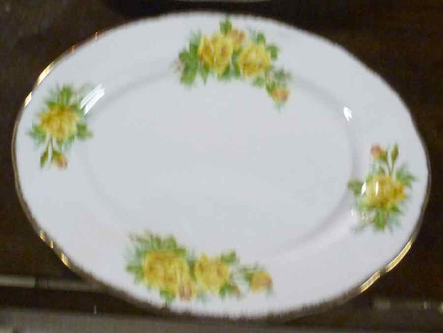 ROA247 12" Oval Serving Platter by Royal Albert-1