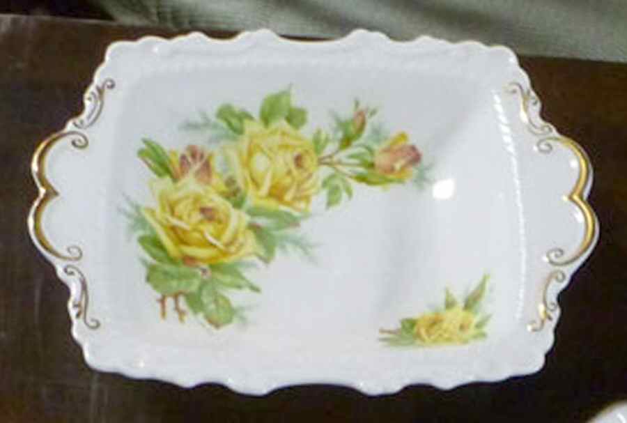 ROA247 Sweet Meat Dish by Royal Albert-1