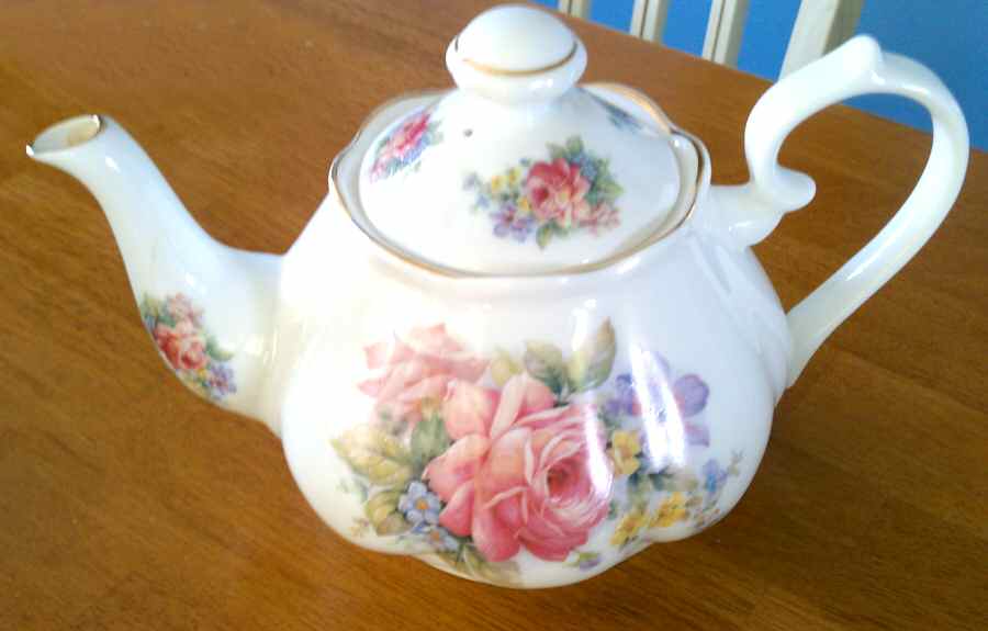 Guinivere Teapot & Lid by Royal Patrician-1