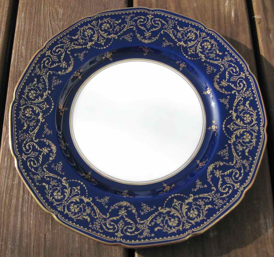 V1161 Dinner Plate by Royal Doulton-1