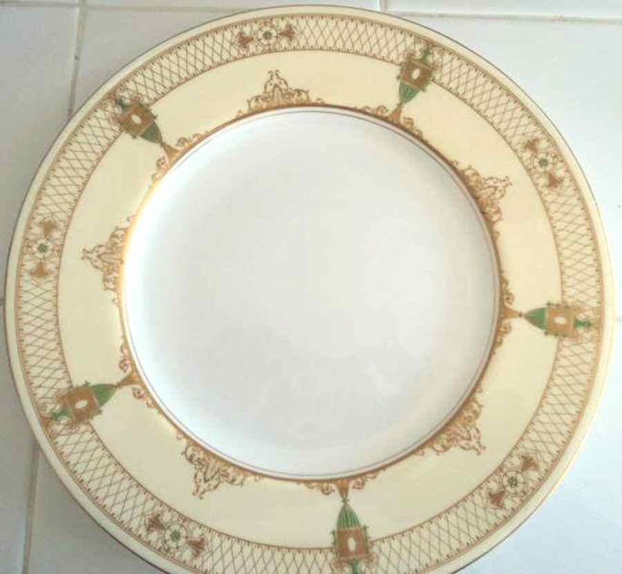 RW264 Dinner Plate by Royal Worcester-1