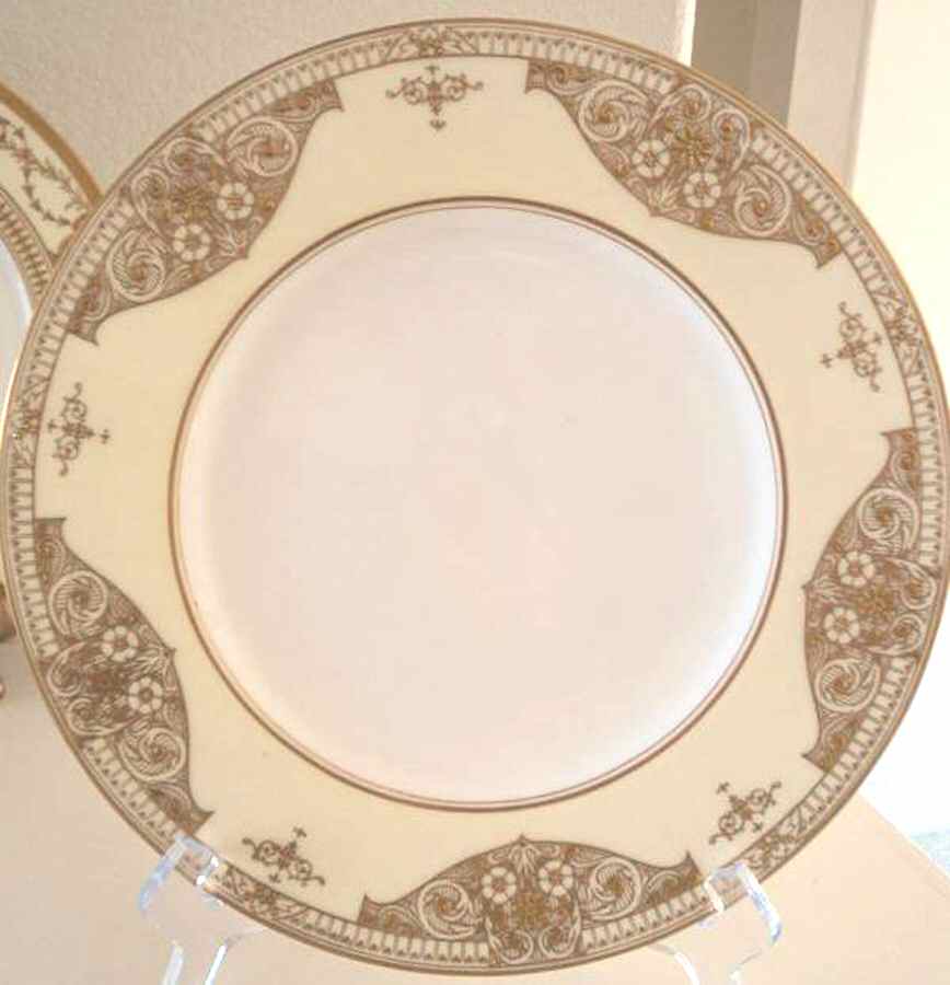 RW266 Dinner Plate by Royal Worcester-1