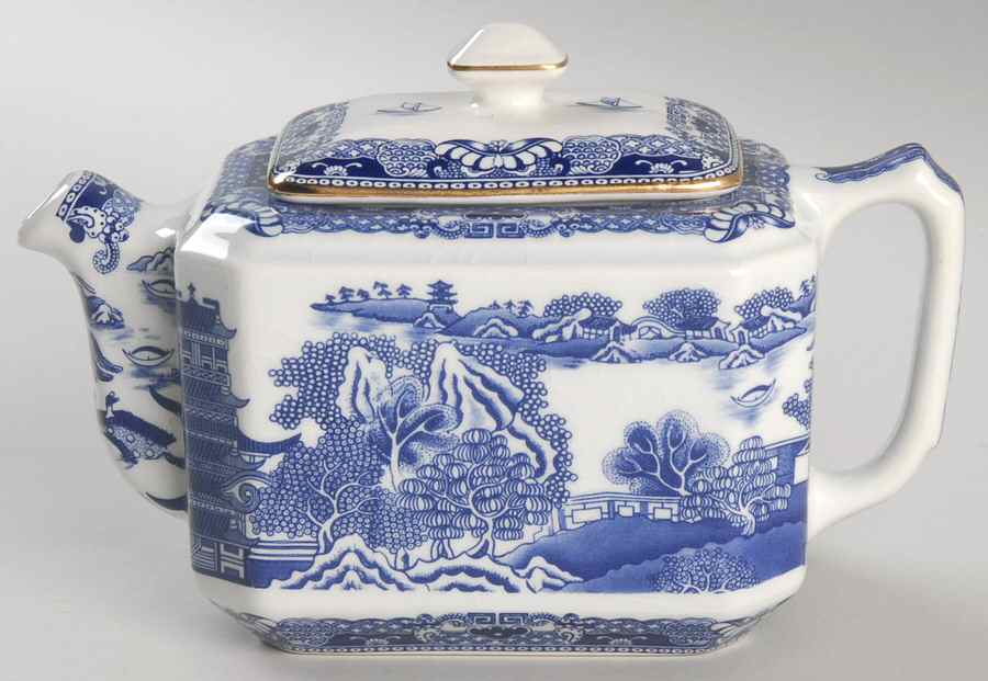Blue Willow (Gold Trim) Mini Teapot & Lid by Ringtons Limited-1