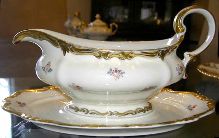 R2202 Gravy Boat with Attached Underplate by Rosenthal - Continental-1