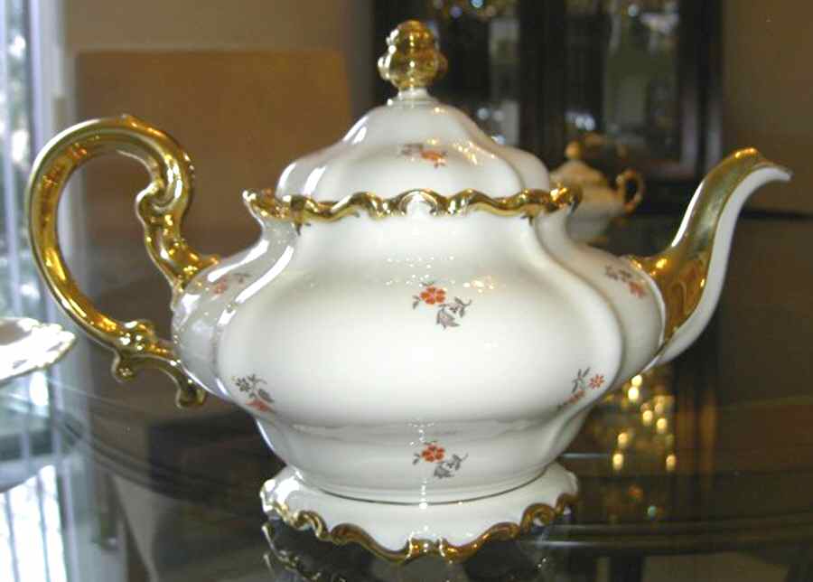 R2202 Teapot & Lid by Rosenthal - Continental-1