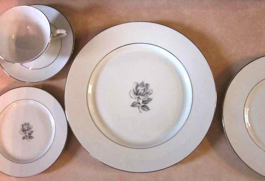 Dawn Dinner Plate by Royalty China-1