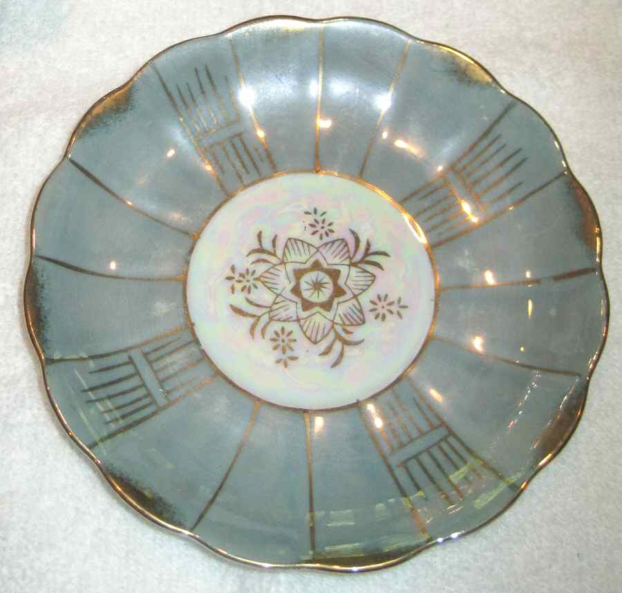 RSY39 Saucer by Royal Sealy-1