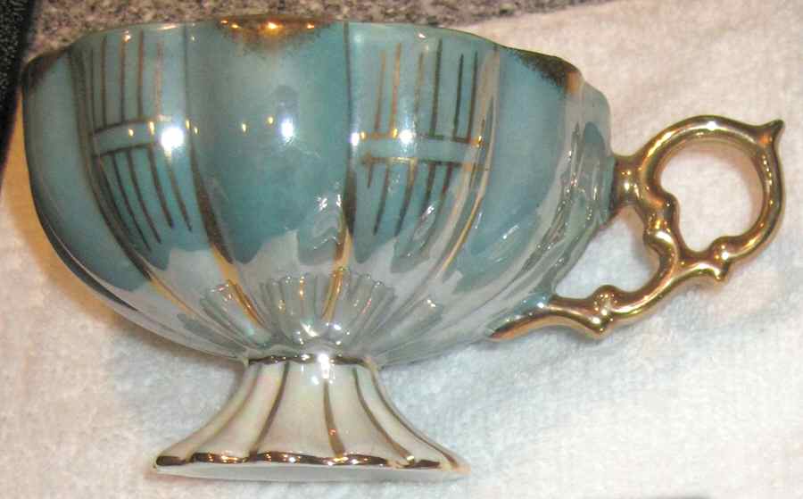 RSY39 Footed Cup by Royal Sealy-1