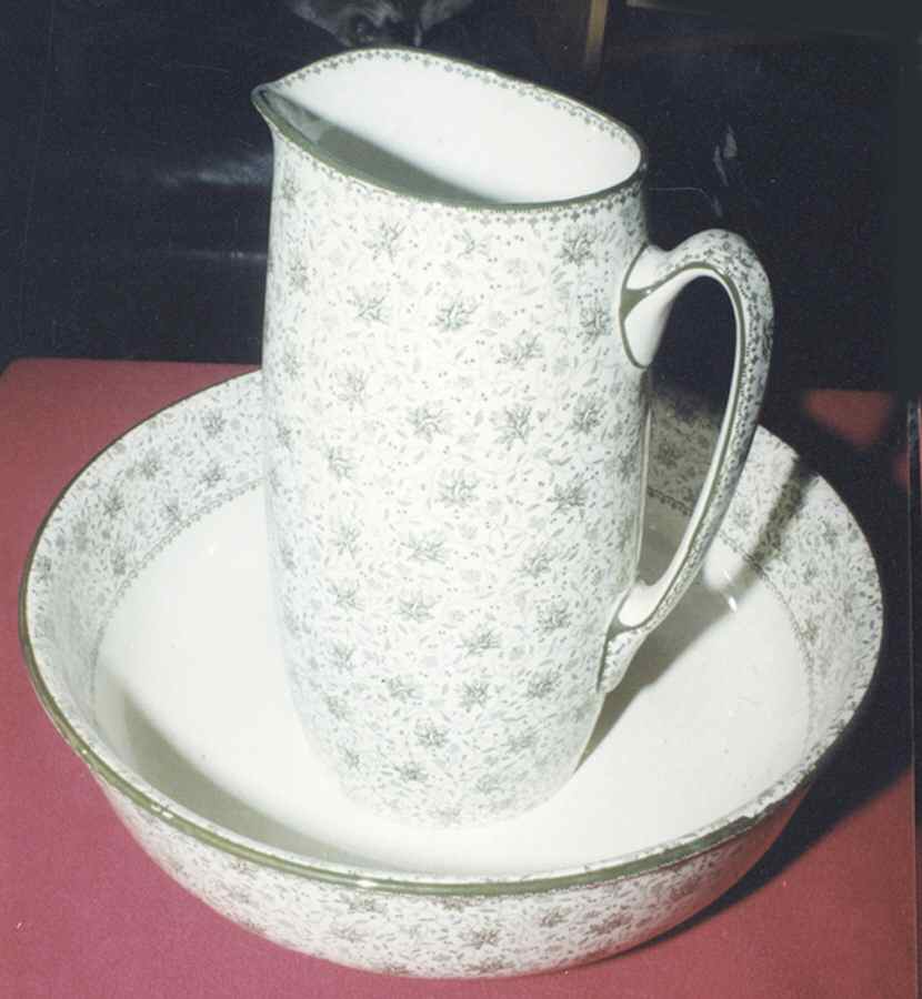 D3782 Large Pitcher & Bowl Set by Royal Doulton-1