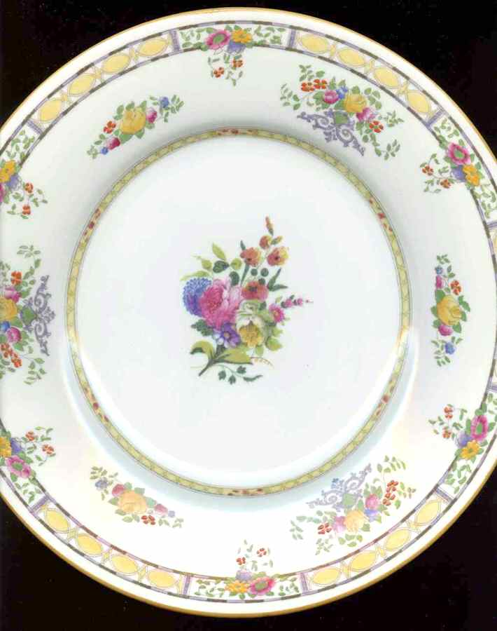 H3874 Dinner Plate by Royal Doulton-1