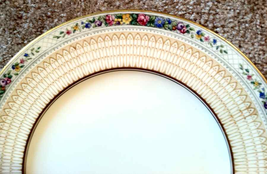 V4149 Dinner Plate by Royal Cauldon-1