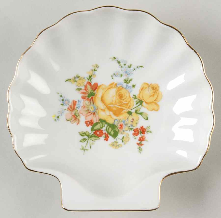 RCW27 Shell Shaped Dish by Royal Crown (Japan)-1