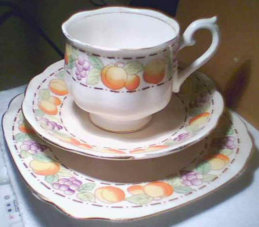 8986 Footed Cup & Saucer Set by Royal Albert-1