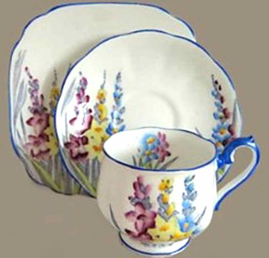 8793B Footed Cup & Saucer Set by Royal Albert-1