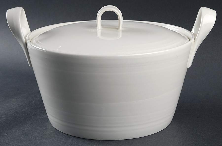 1815 2.5 Qt Round Covered Casserole by Royal Doulton-1