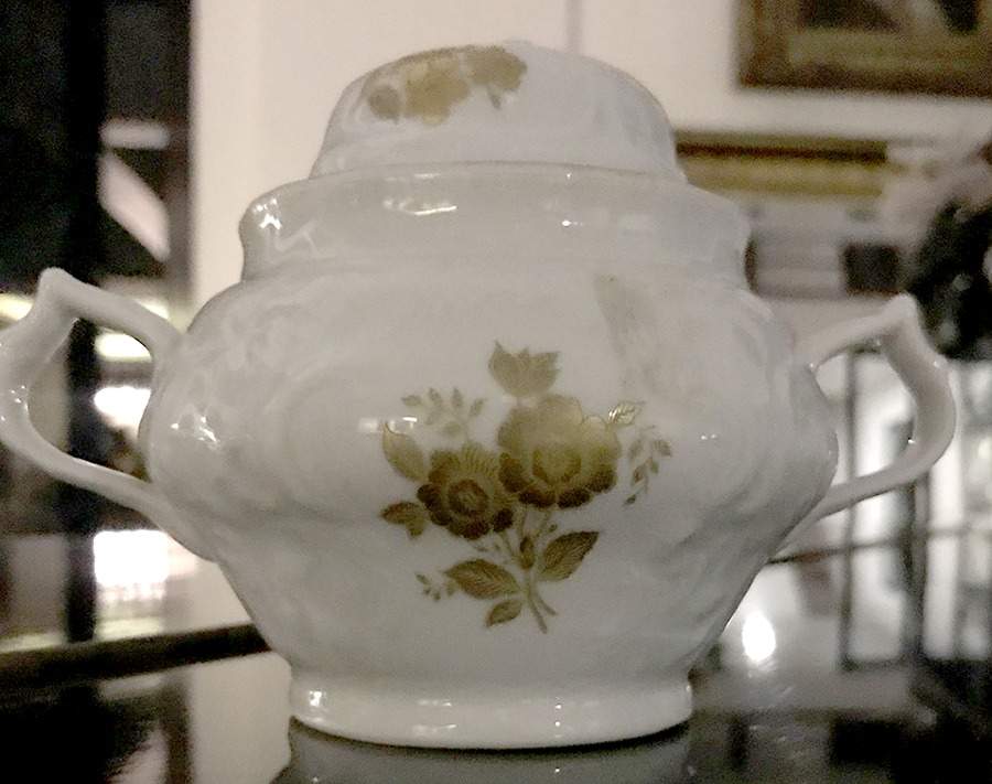 R2218 Sugar Bowl & Lid by Rosenthal - Continental-1