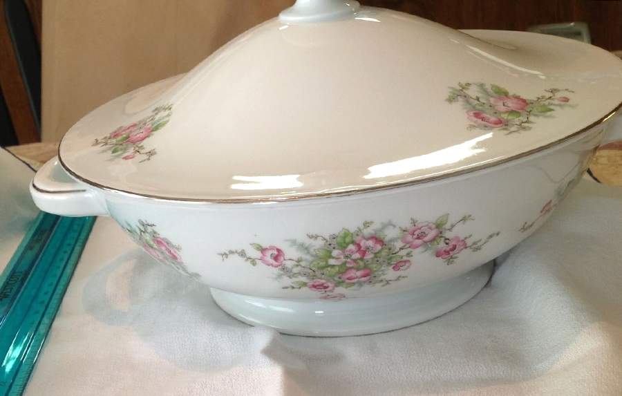 R1941 Round Covered Vegetable by Rosenthal - Continental-1