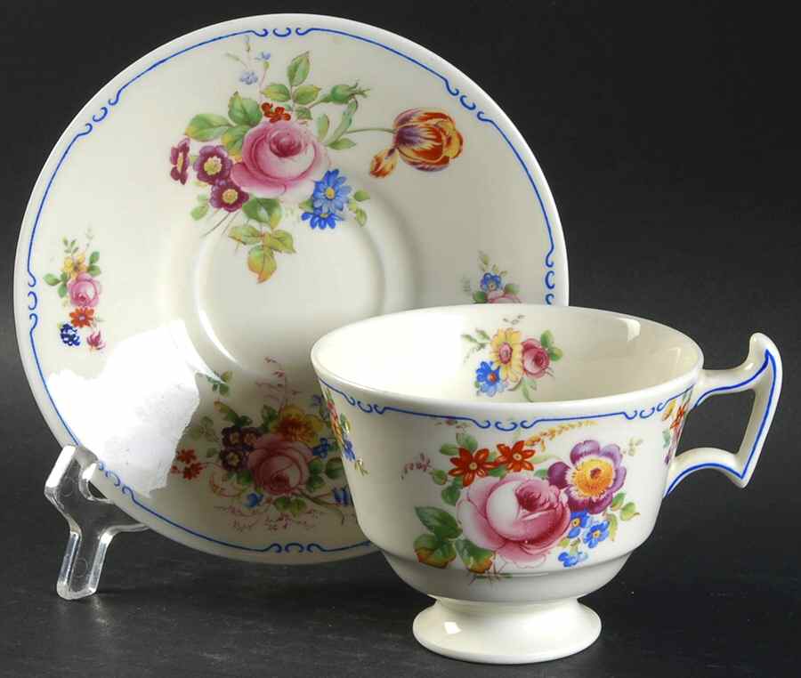 RD324 Footed Cup & Saucer Set by Royal Doulton-1