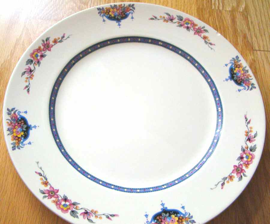 Montrose Dinner Plate by Royal Winton-1