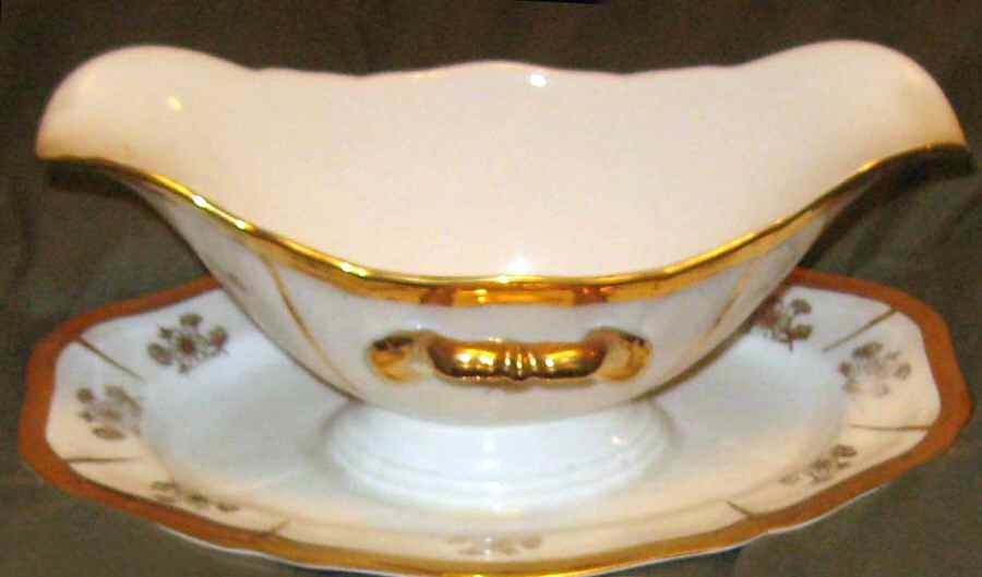 R2229 Gravy Boat with Attached Underplate by Rosenthal - Continental-1