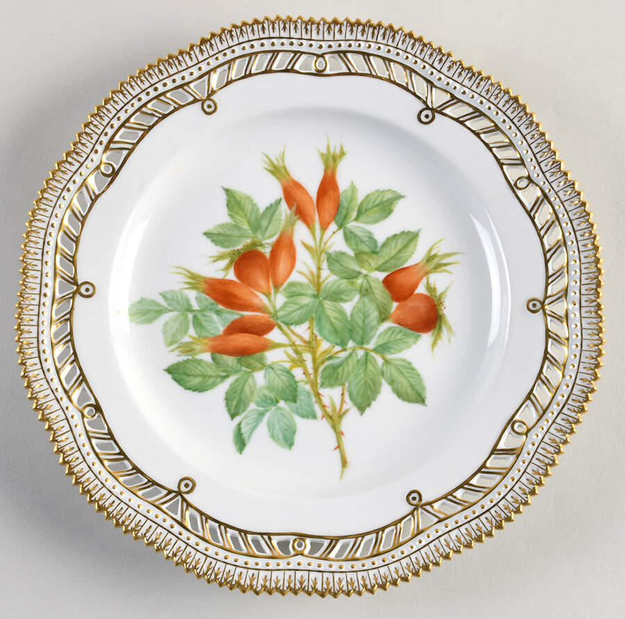 Flora Danica (1790 To 1960) 9" Pierced Luncheon Plate/Fruit Stand-Rosehips by Royal Copenhagen-1