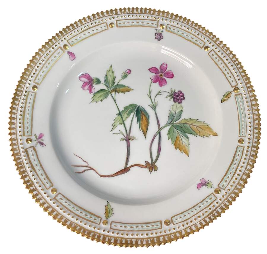 Flora Danica (1790 To 1960) Luncheon Plate-Agerlak Rubus Arelieus by Royal Copenhagen-1