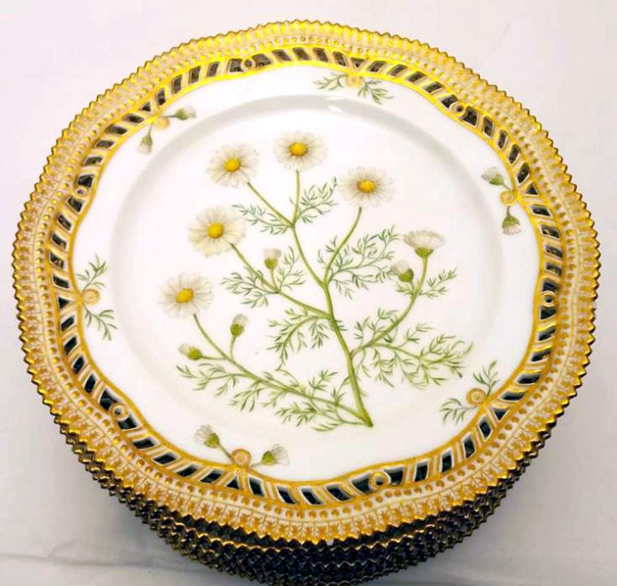 Flora Danica (1790 To 1960) 9" Pierced Luncheon Plate/Fruit Std-Anthemis Cotu by Royal Copenhagen-1