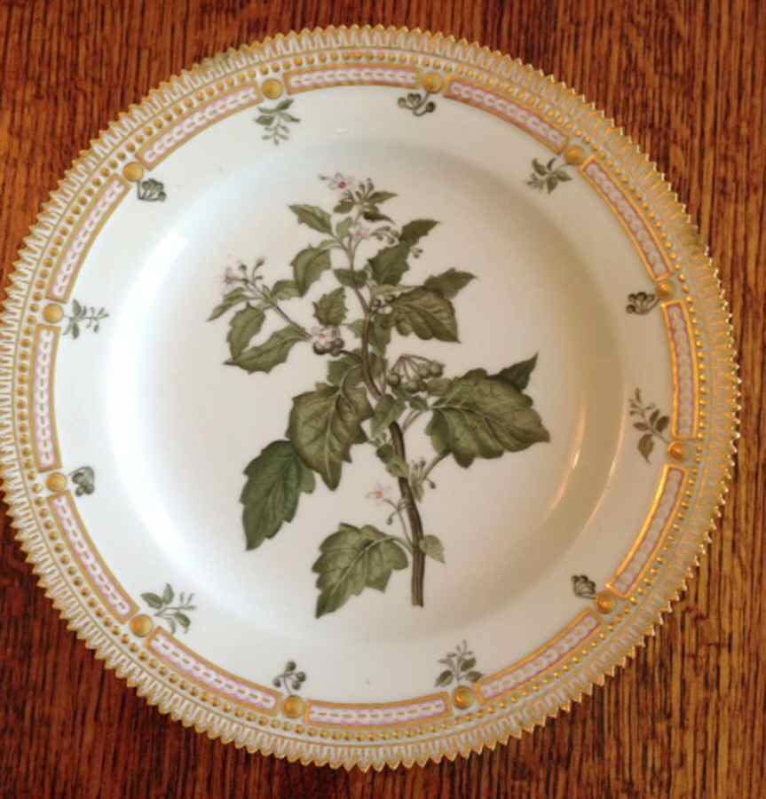 Flora Danica (1790 To 1960) Dinner Plate-Solanum nigrum L by Royal Copenhagen-1