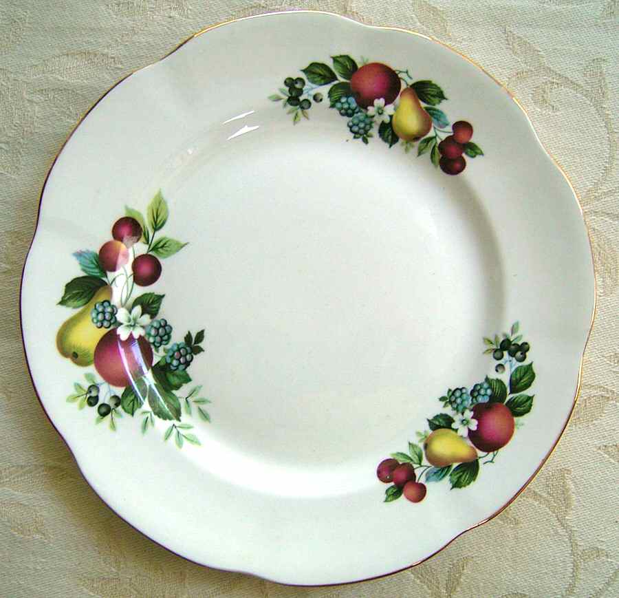 RIA89 Salad Plate by Rosina-Queens-1