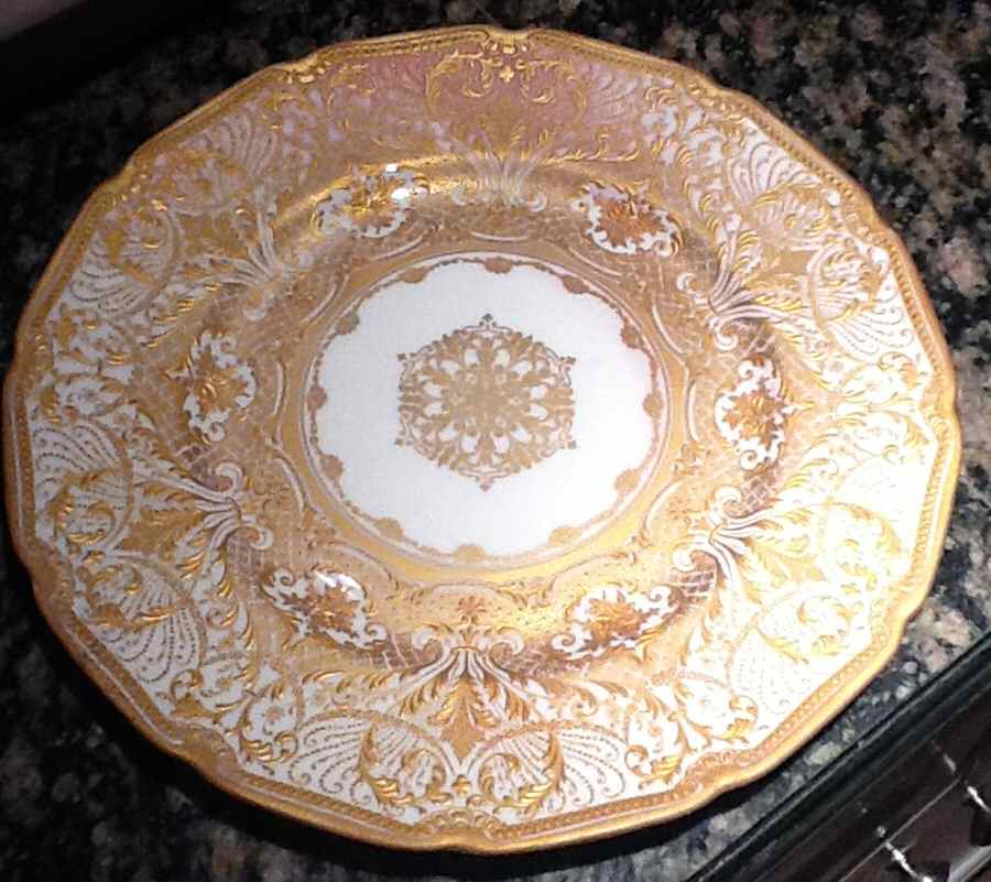 H1439 Dinner Plate by Royal Doulton-1