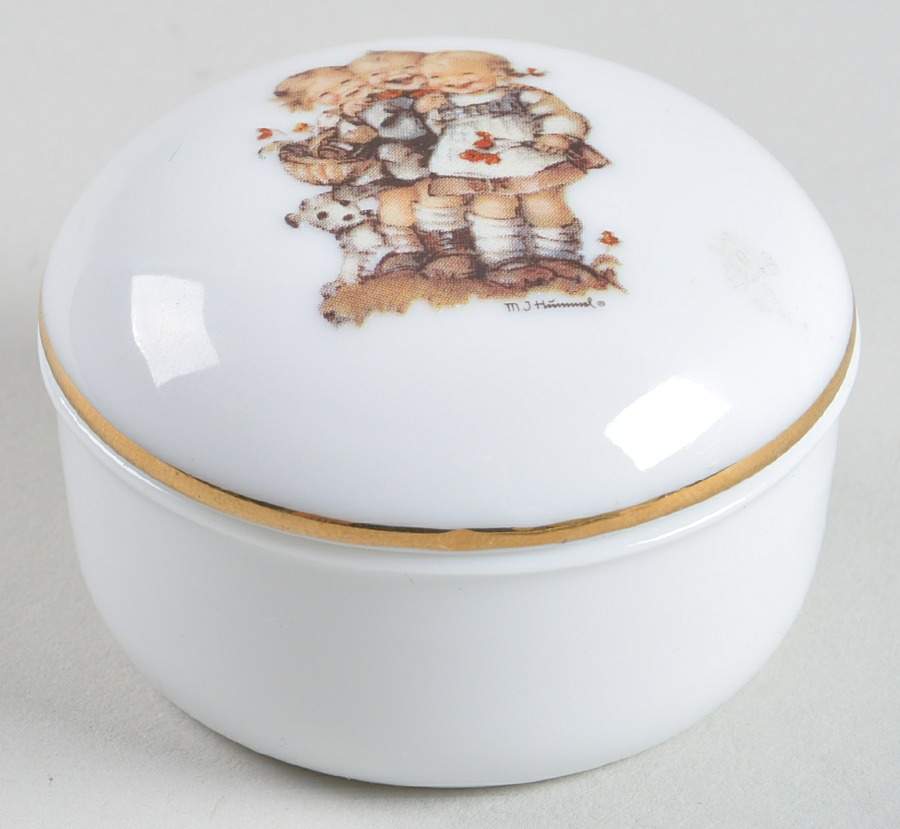 Follow the Leader 2" Round Box & Lid by Reutter Porzellan-1