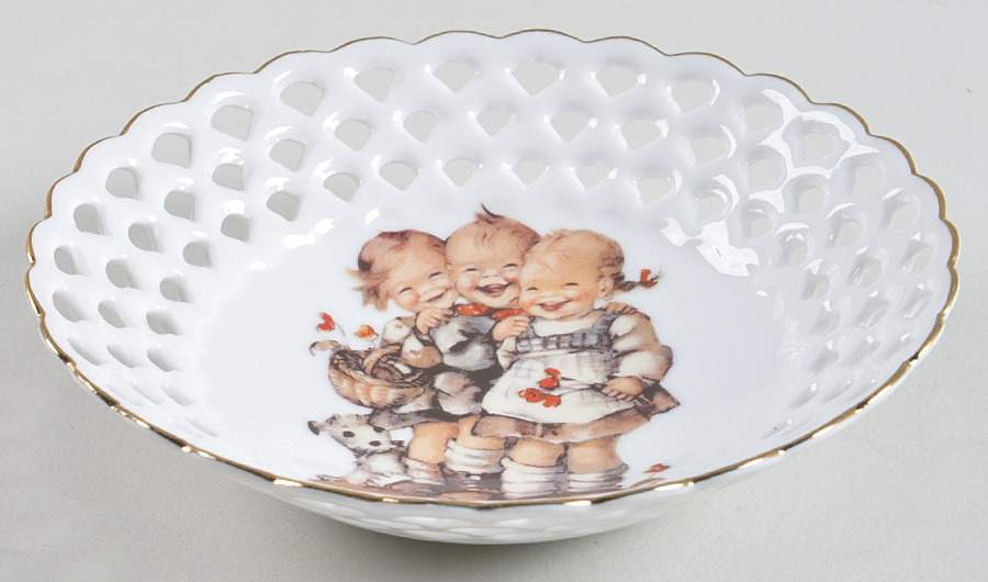 Follow the Leader 5" Pierced Round Bowl by Reutter Porzellan-1