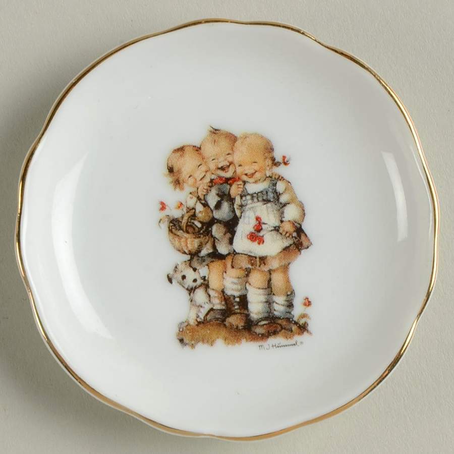 Follow the Leader Toy Plate by Reutter Porzellan-1