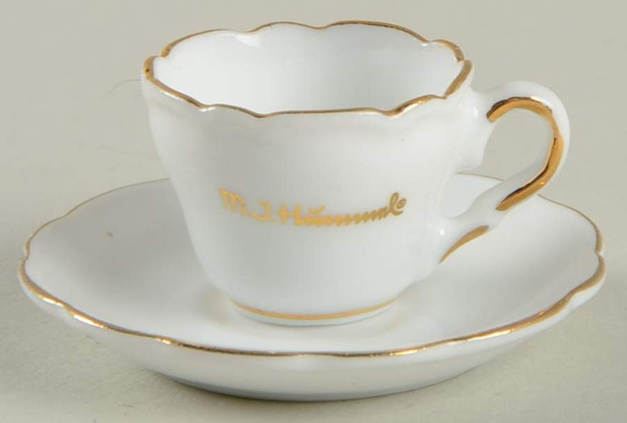 Follow the Leader Flat Toy Cup and Saucer Set by Reutter Porzellan-1