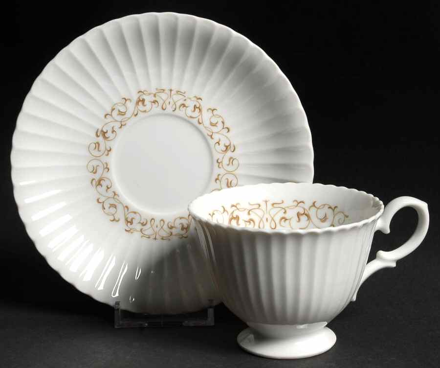 Laclede Footed Cup & Saucer Set by Rose (Japan)-1