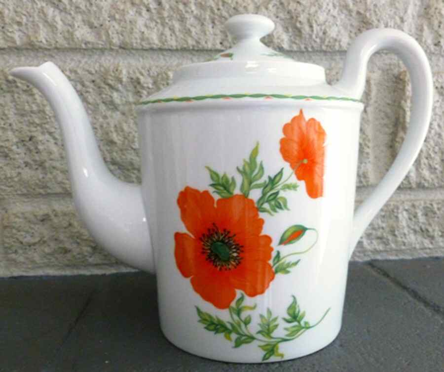 Coquelicot Teapot & Lid by Royal Chapus-1