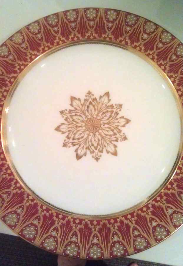RCD156 Dinner Plate by Royal Crown Derby-1
