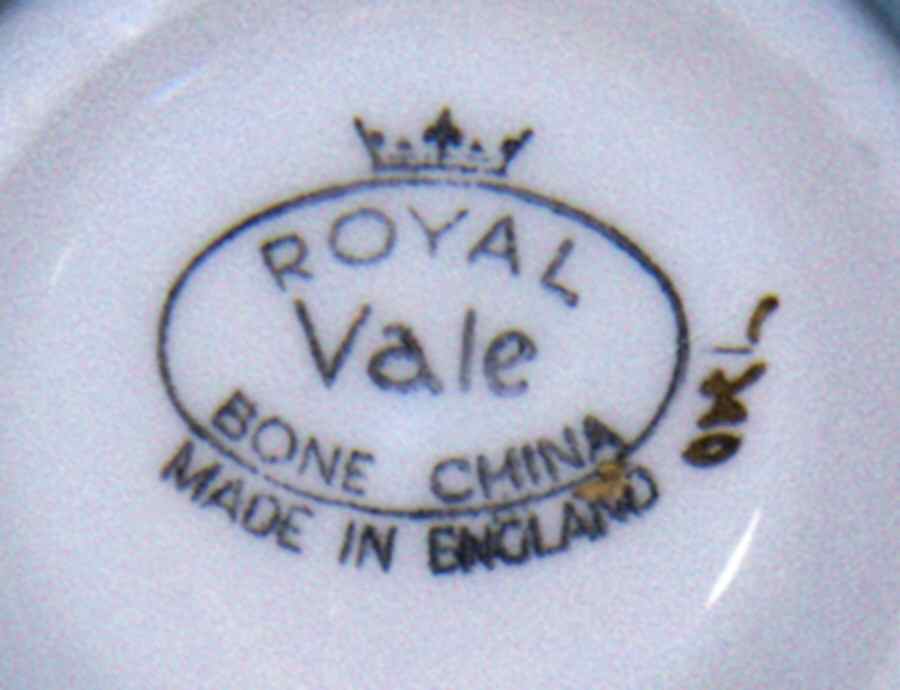 7390 Footed Cup by Royal Vale-1
