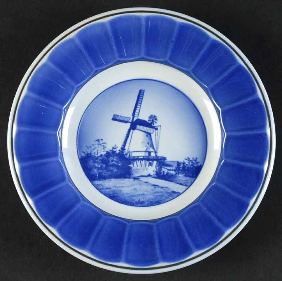 RCO35 6" Wall Plate by Royal Copenhagen-1