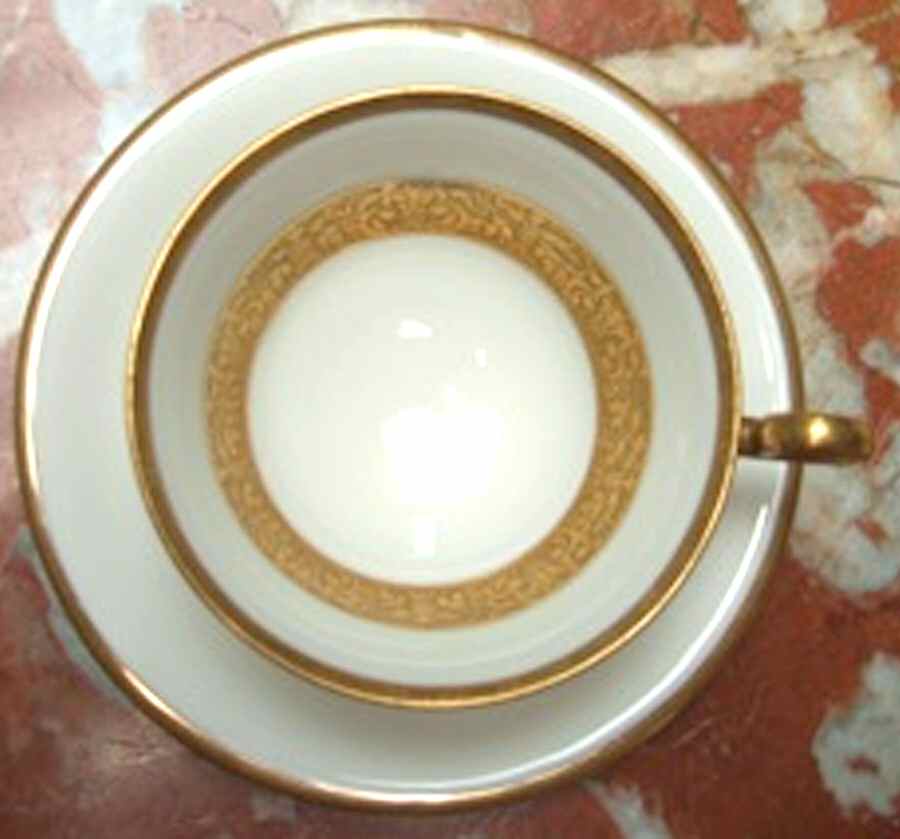 E9215 Footed Cup by Royal Doulton-1