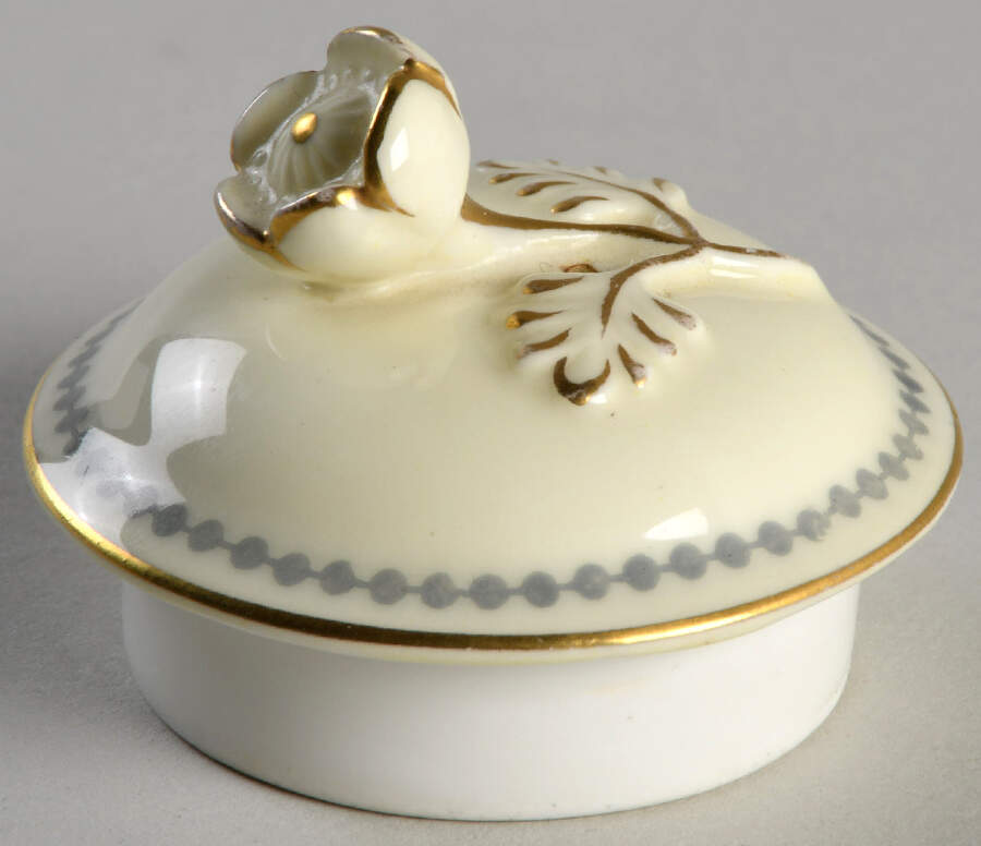 Z931 Lid for Individual Teapot by Royal Worcester-1