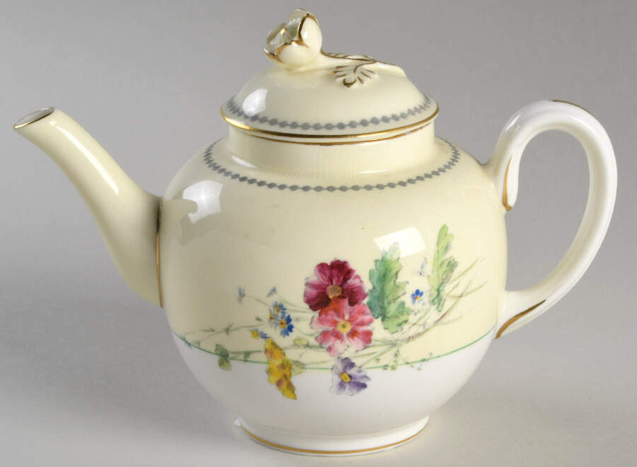 Z931 Individual Teapot & Lid by Royal Worcester-1