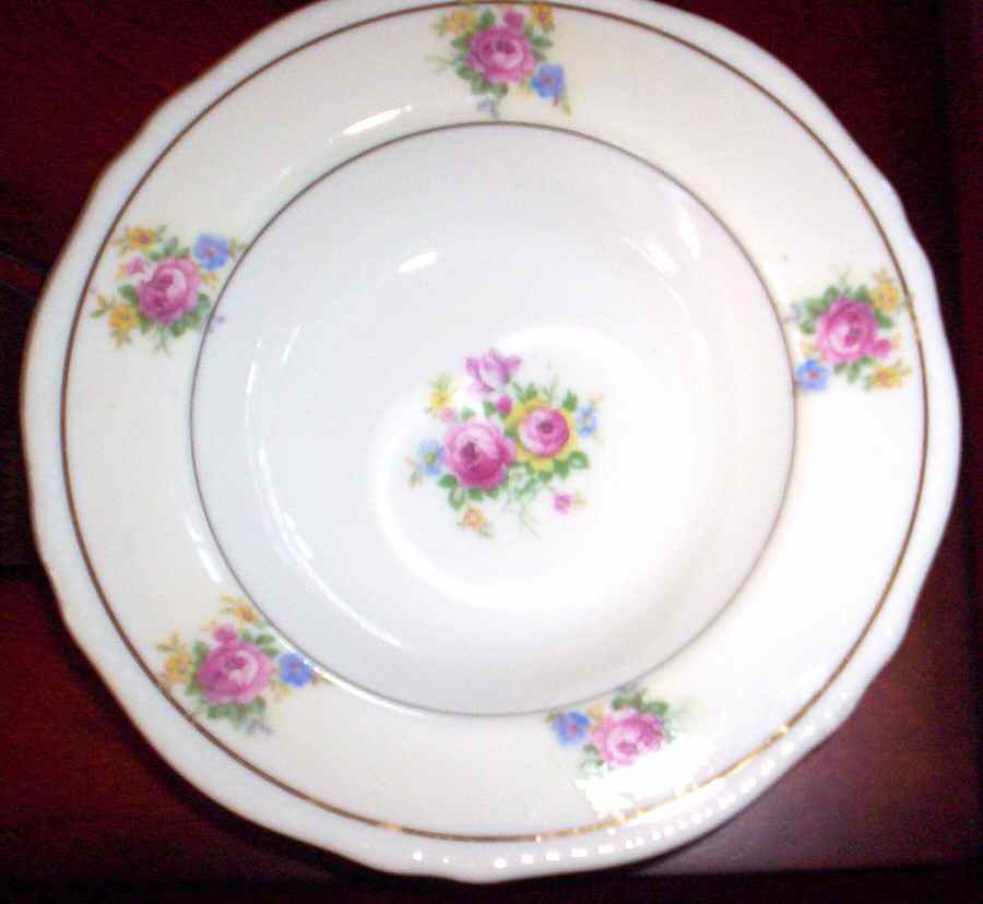 ROB448 Dinner Plate by Royal Bayreuth-1